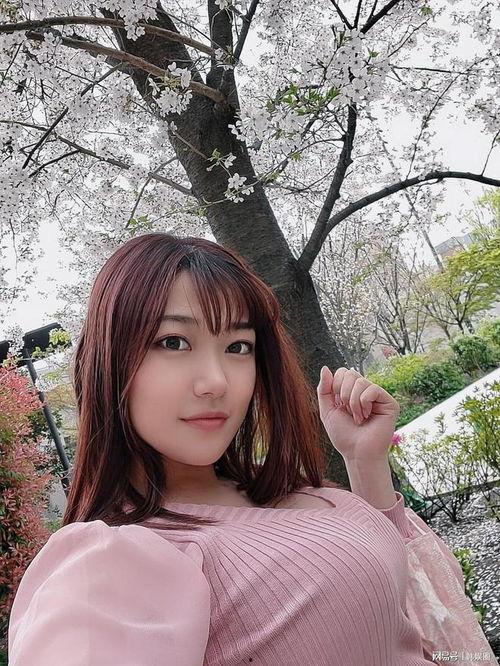 小梅惠奈在线视频,在线视频中的魅力演绎